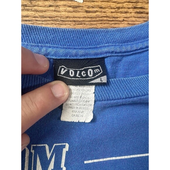 Y2K Volcom Stone Skateboarding T Shirt - Picture 4 of 4